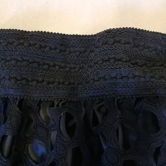 Elegant Black Lace Midi Skirt - Picture 3 of 12